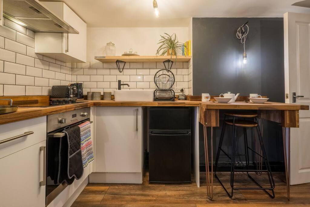 Modern 1-Bed Central Apartment With Outside Space Brighton Kültér fotó